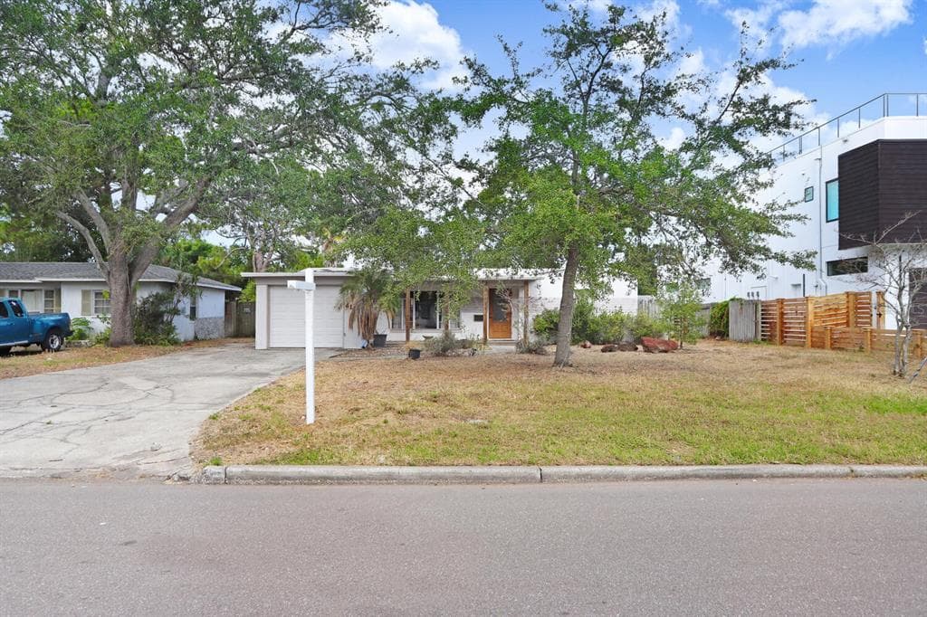 4103 W KNIGHTS AVENUE TAMPA, FL 33611