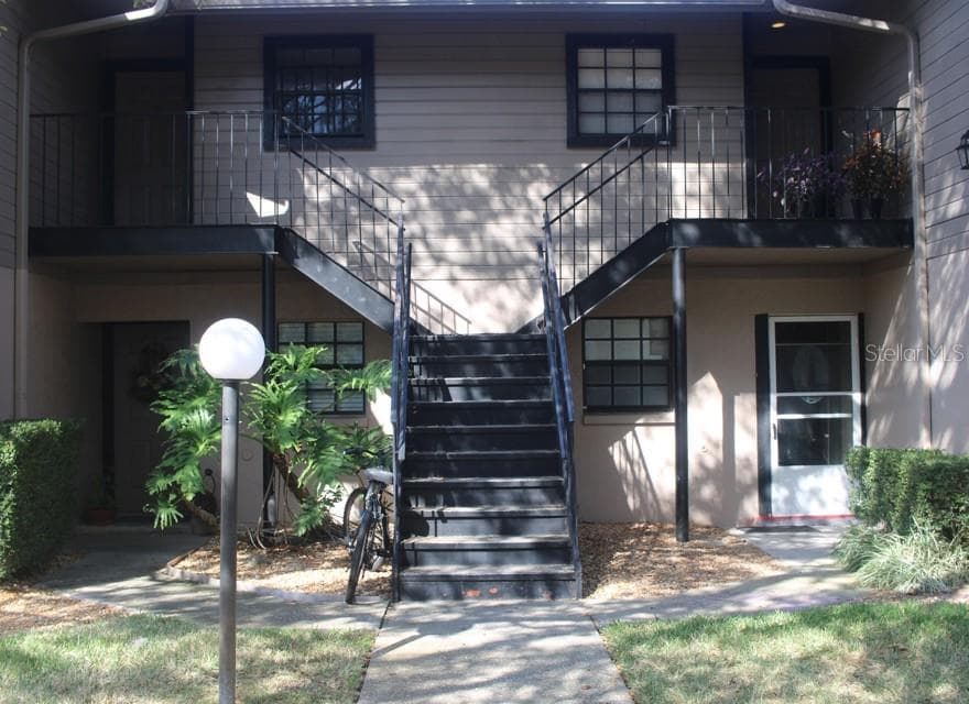 4007 ASHFORD GREEN PLACE UNIT 202 TAMPA, FL 33613