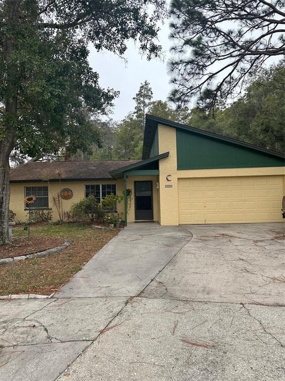6520 SECREST COURT TAMPA, FL 33625