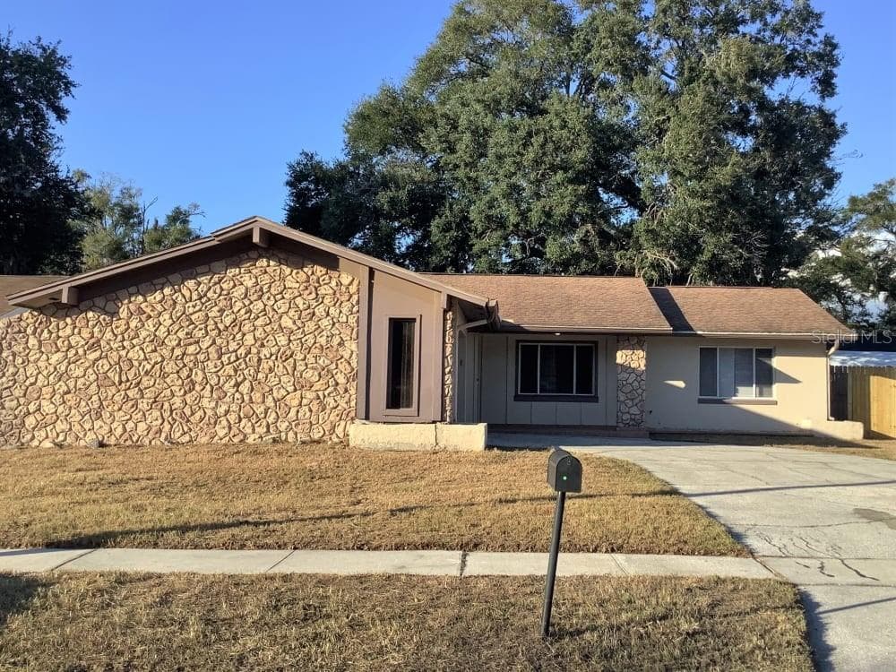 814 CENTERWOOD COURT BRANDON, FL 33511