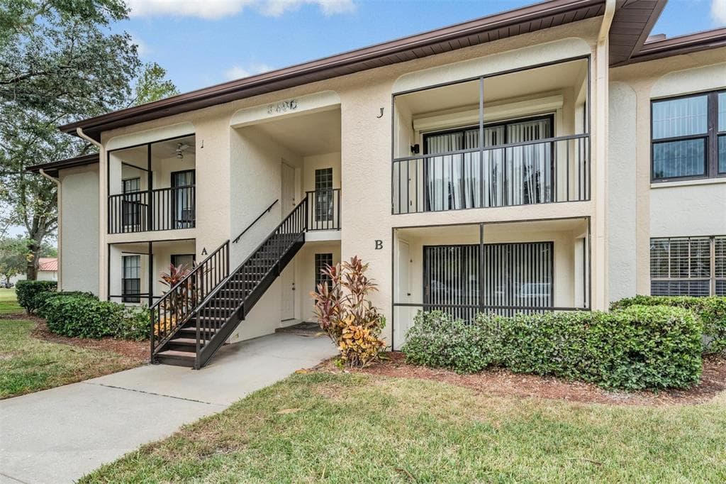 3400 CRYSTAL COURT W UNIT J PALM HARBOR, FL 34685