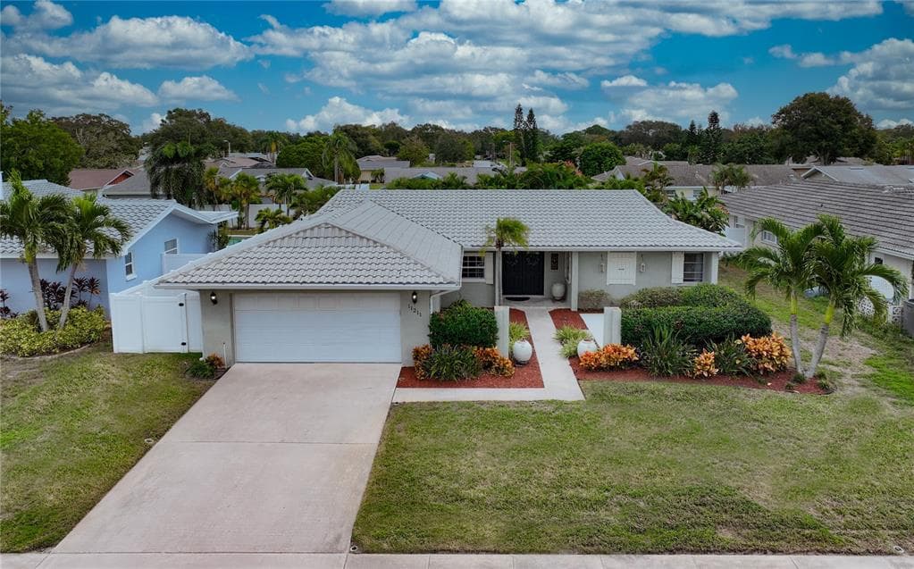 11211 REGAL LANE LARGO, FL 33774