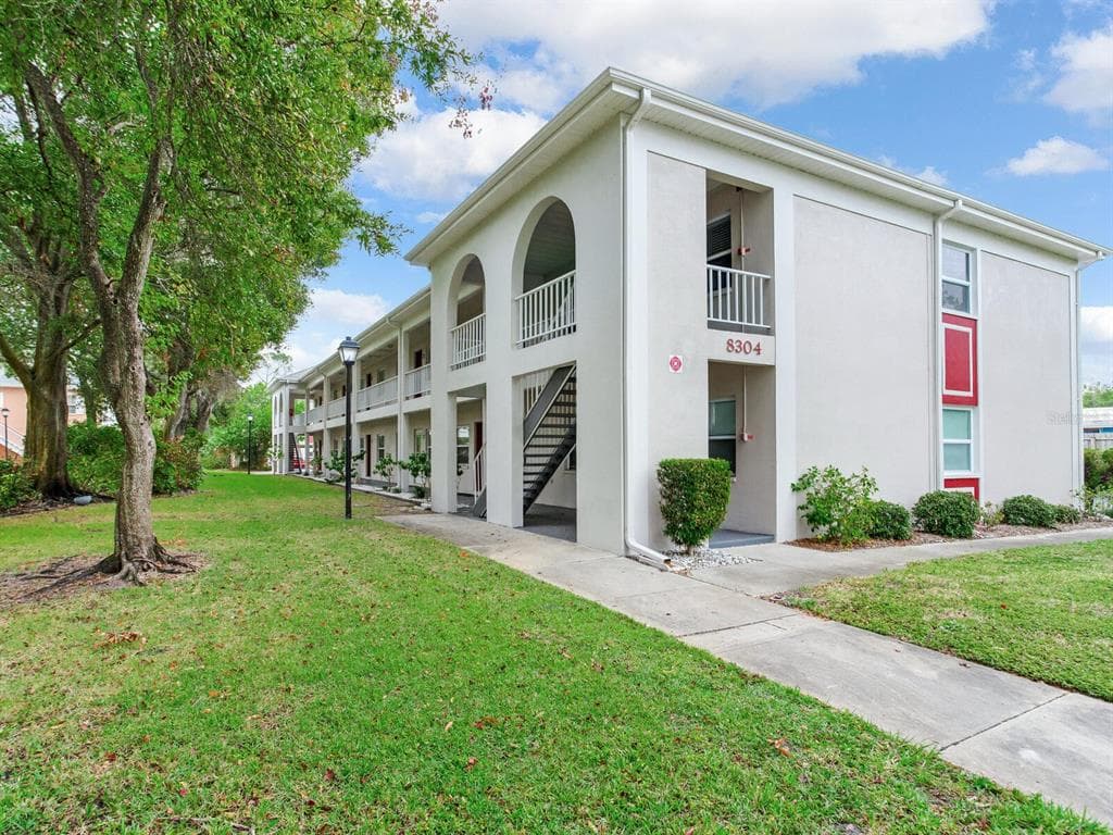 8304 BARDMOOR BOULEVARD UNIT 103 SEMINOLE, FL 33777