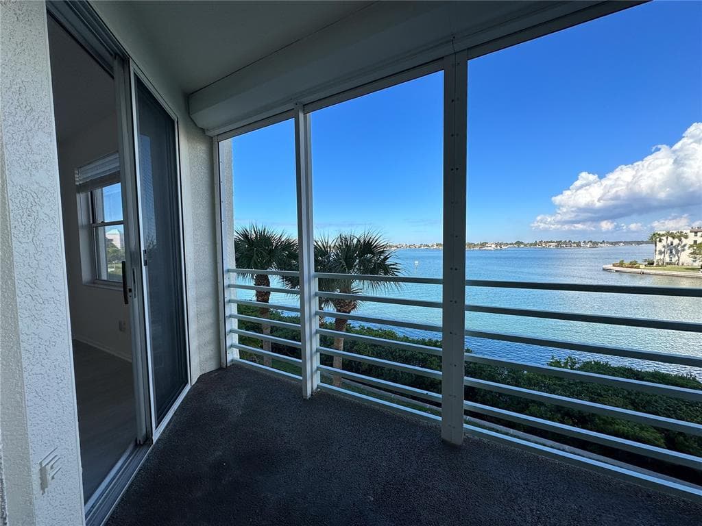 7963 SAILBOAT KEY BOULEVARD S UNIT 207 SOUTH PASADENA, FL 33707