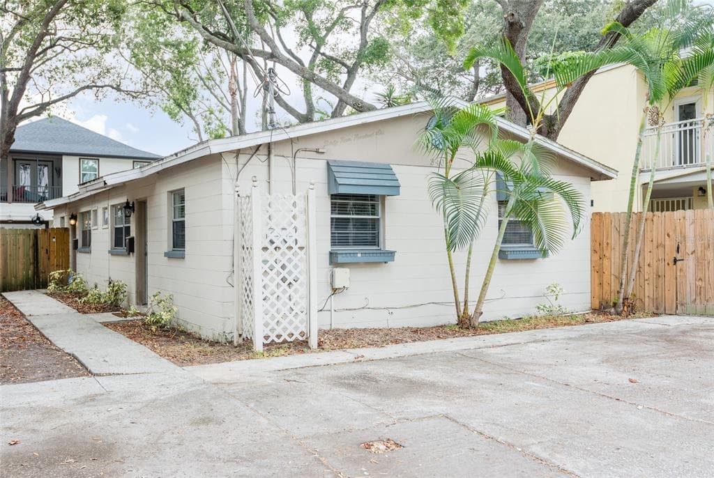 3406 W SAN JUAN STREET UNIT B TAMPA, FL 33629
