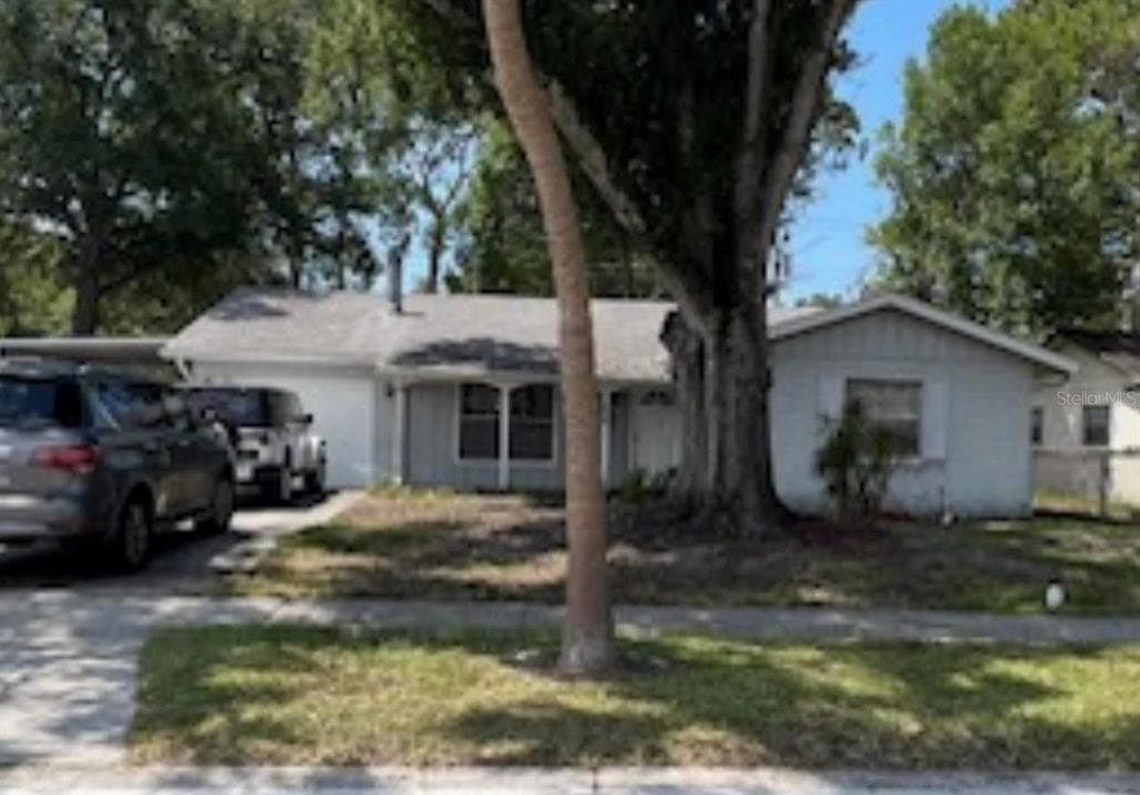 7716 W POCAHONTAS AVENUE TAMPA, FL 33615