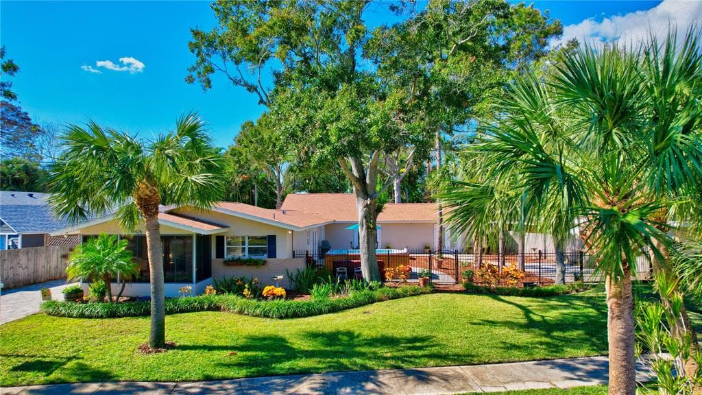 4425 SUNRISE DRIVE S ST PETERSBURG, FL 33705