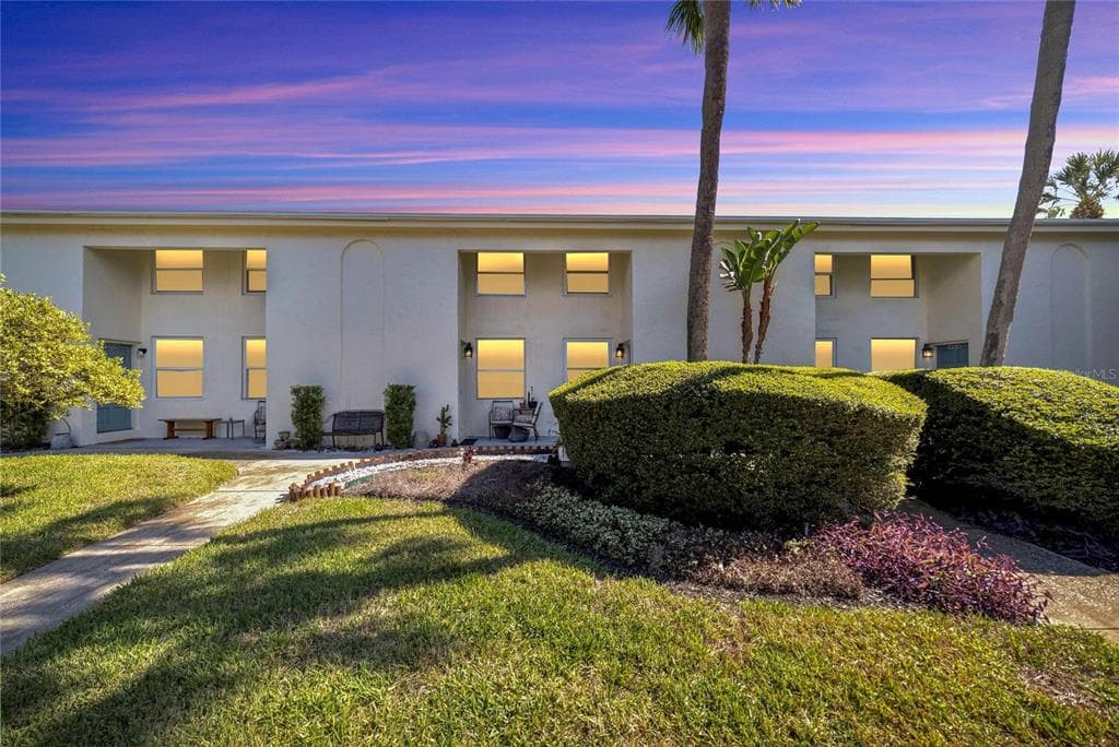4510 LA CAPRI COURT TAMPA, FL 33611