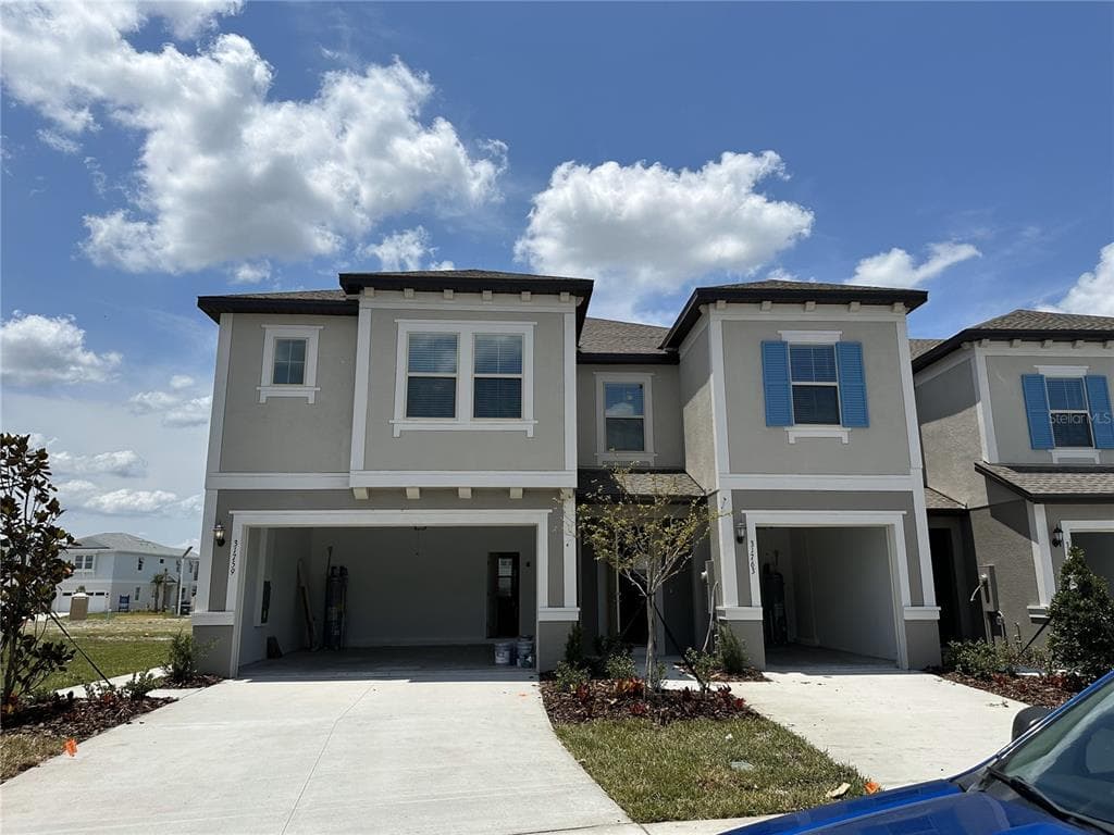 31759 BLUE PASSING LOOP WESLEY CHAPEL, FL 33545