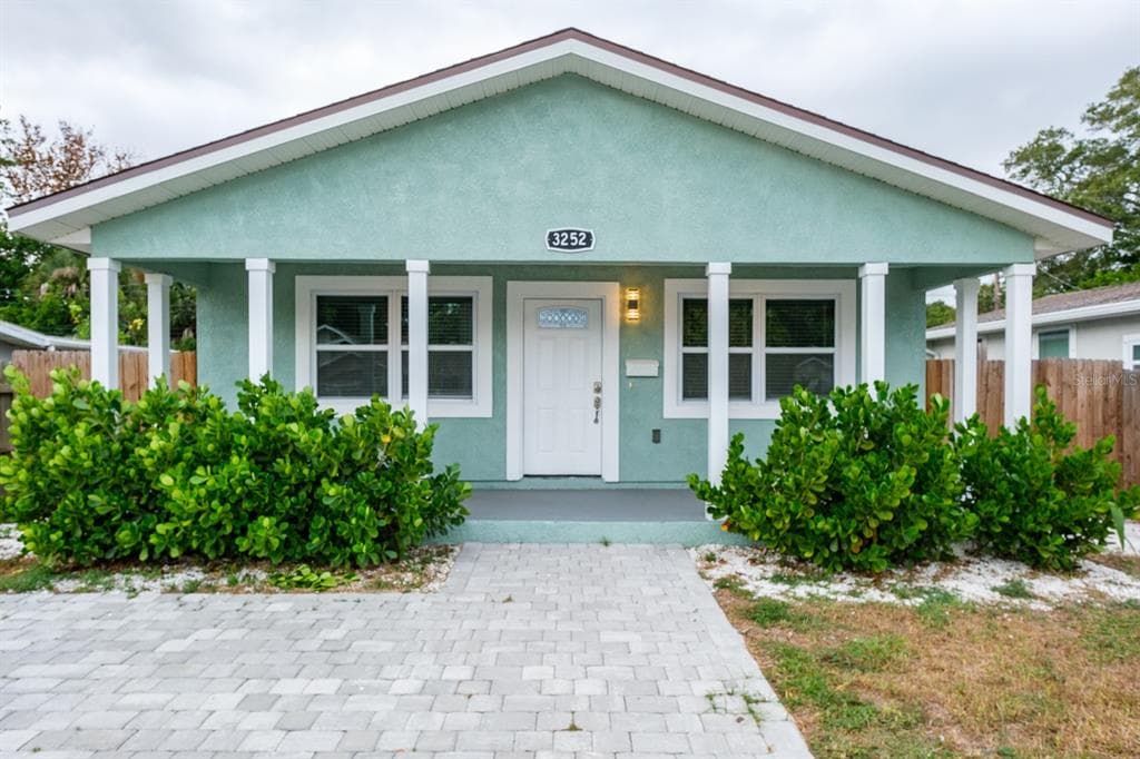 3252 QUEEN STREET N ST PETERSBURG, FL 33713