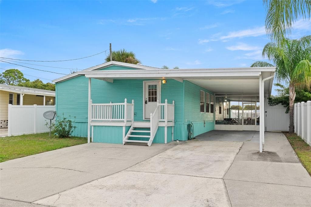 5823 PORTSMOUTH DRIVE TAMPA, FL 33615
