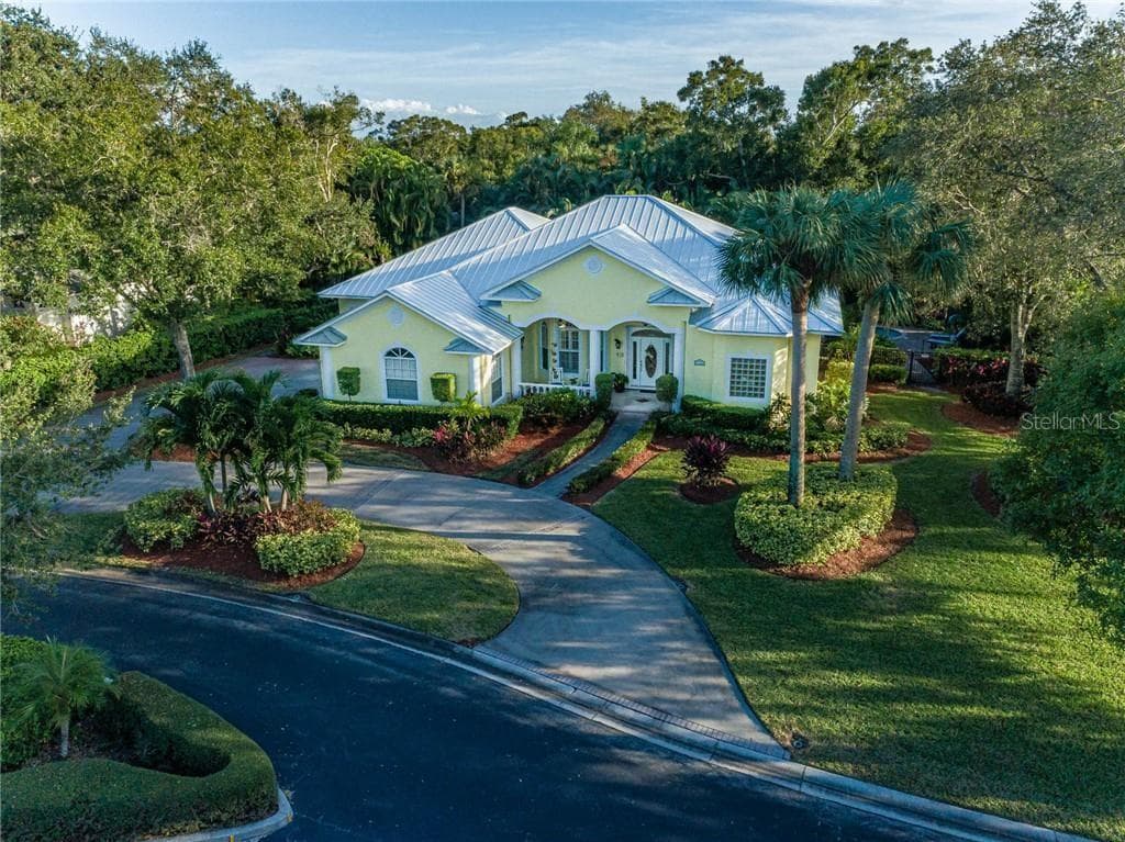 5165 ROSEWOOD LANE VERO BEACH, FL 32968