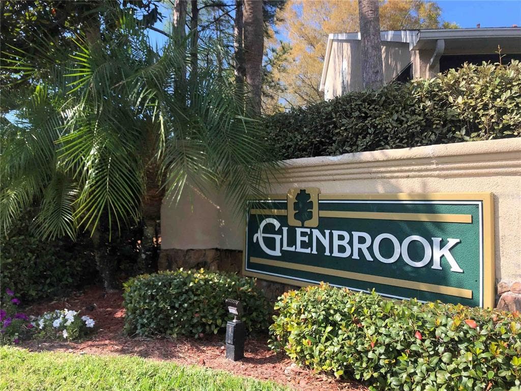 2206 ANDOVER CIRCLE PALM HARBOR, FL 34683