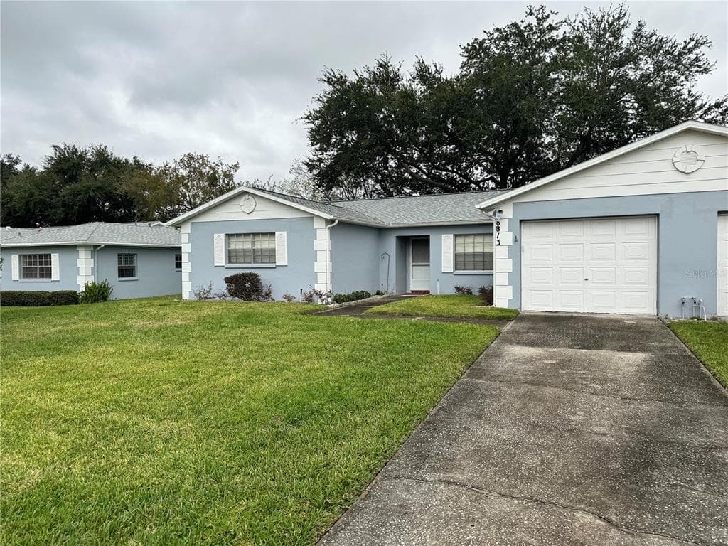 8813 MANOS CIRCLE