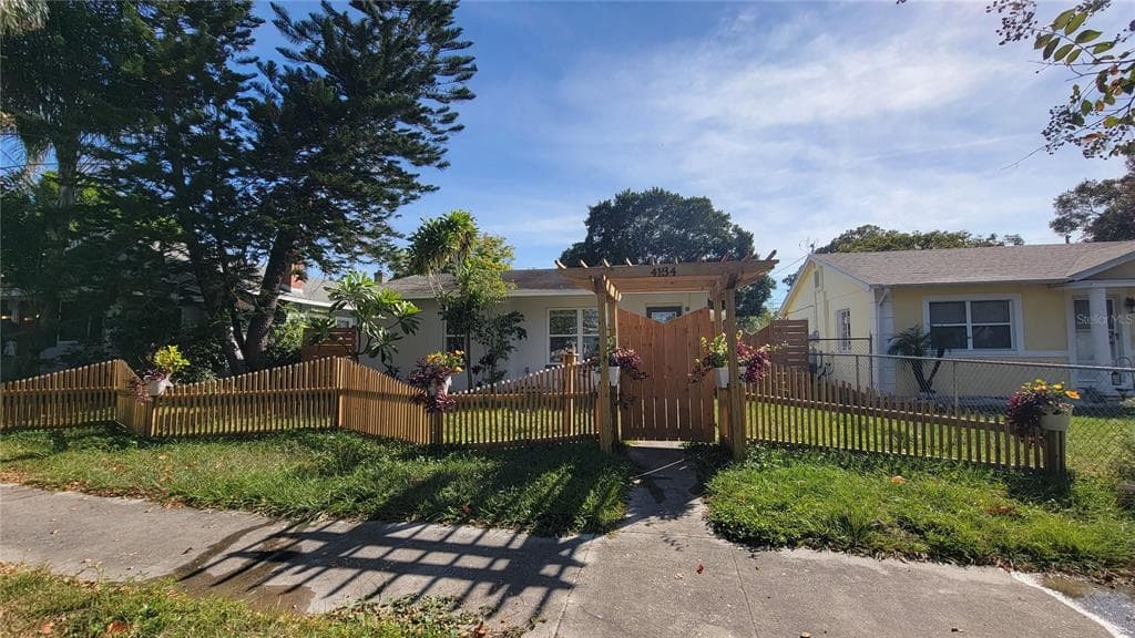 4134 1ST AVENUE S ST PETERSBURG, FL 33711