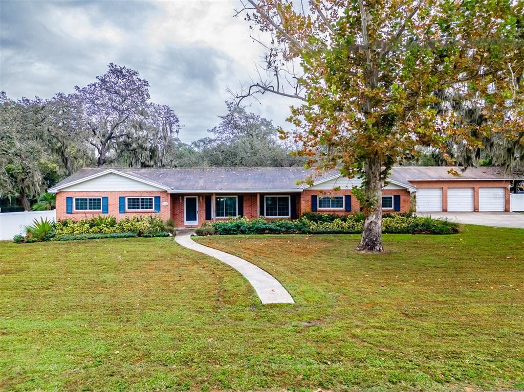 811 HILLTOP DRIVE BRANDON, FL 33511