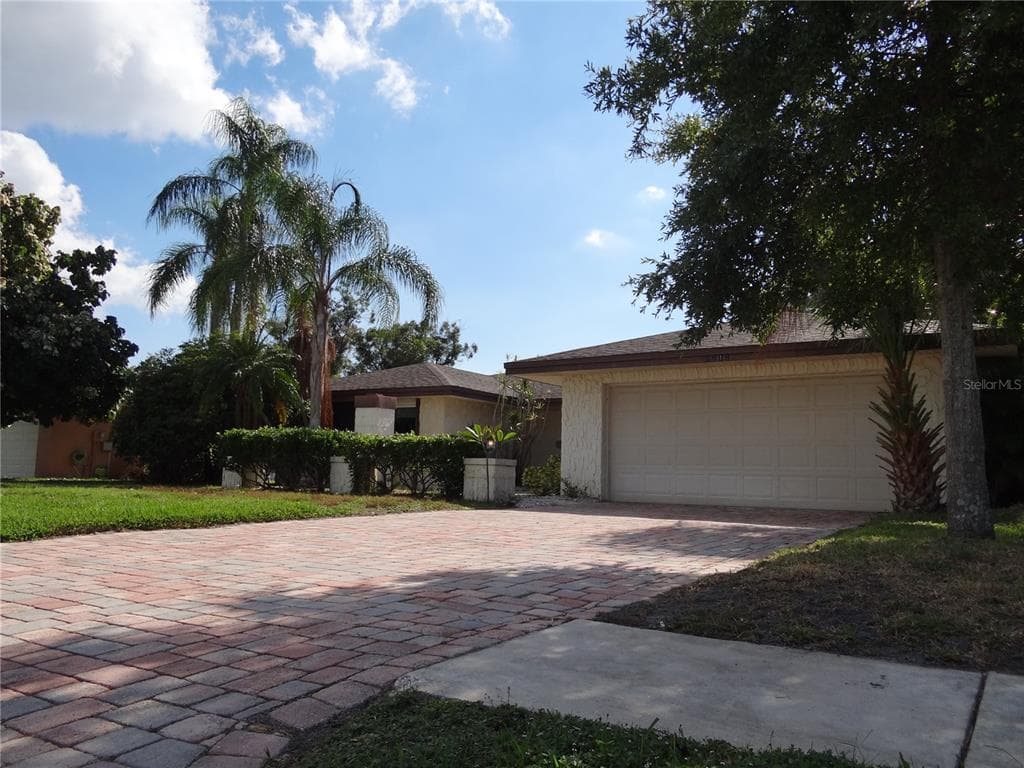 9212 GRAND BLANC DRIVE SEMINOLE, FL 33777
