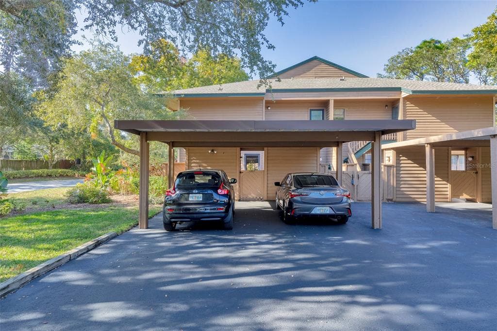 1307 LENNOX ROAD E UNIT 1307 PALM HARBOR, FL 34683