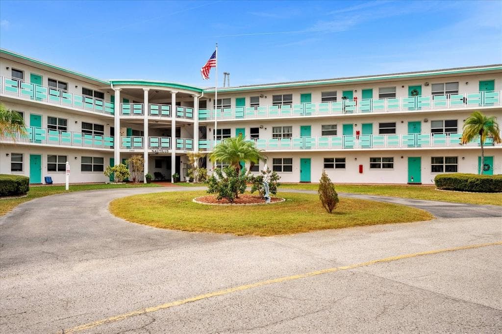 1950 59TH AVENUE N UNIT 112 ST PETERSBURG, FL 33714