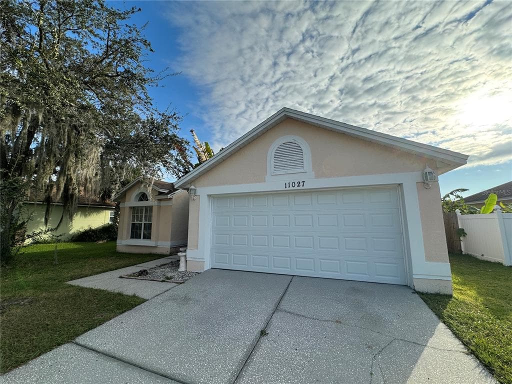 11027 STREAMSIDE DRIVE TAMPA, FL 33624