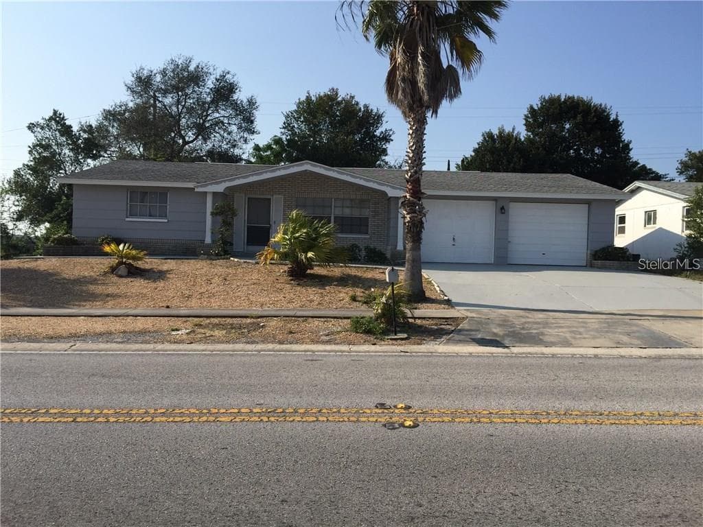 5038 FLORA AVENUE HOLIDAY, FL 34690