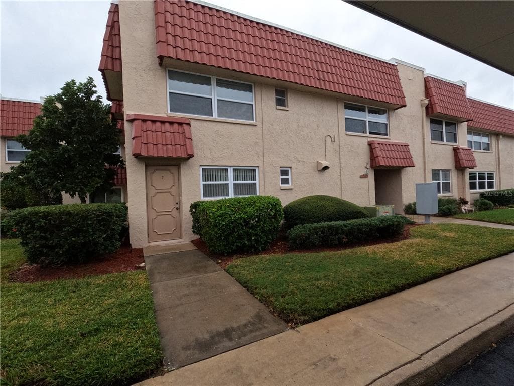 10034 64TH AVENUE N UNIT 21 ST PETERSBURG, FL 33708