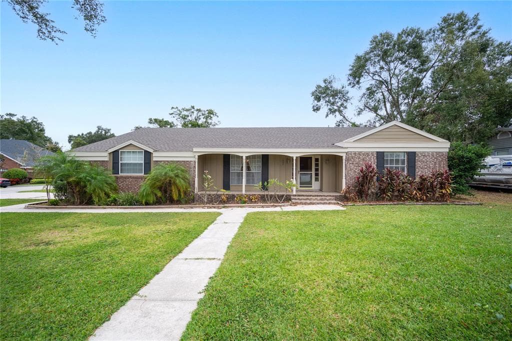 1602 LAKEWOOD DRIVE N LAKELAND, FL 33813