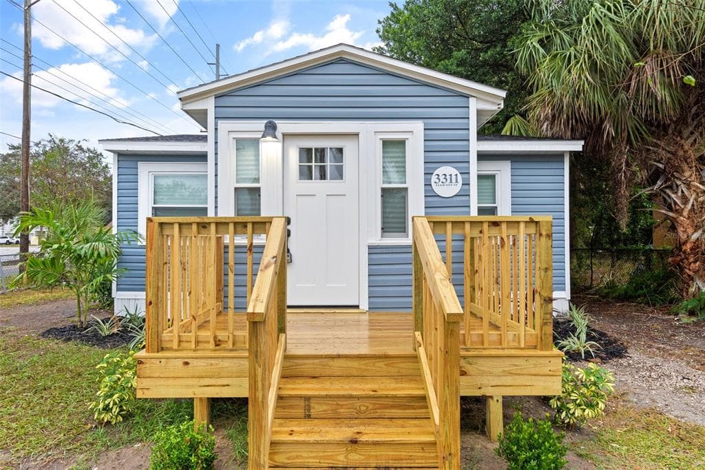 3311 E ELLICOTT ST TAMPA, FL 33610