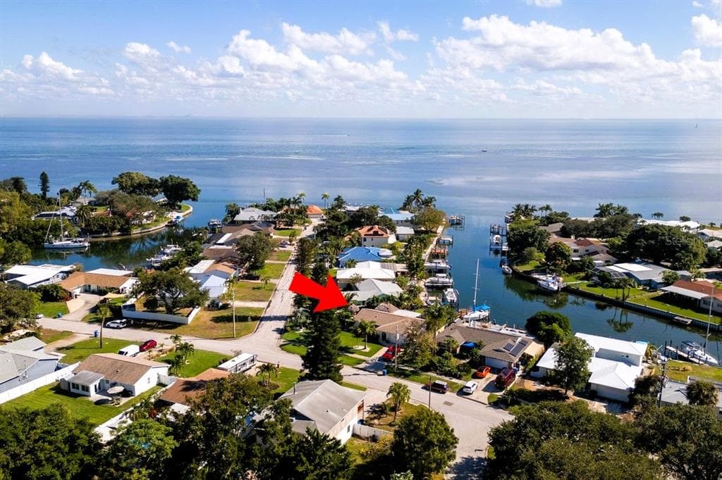 4300 BEACH DRIVE SE ST PETERSBURG, FL 33705