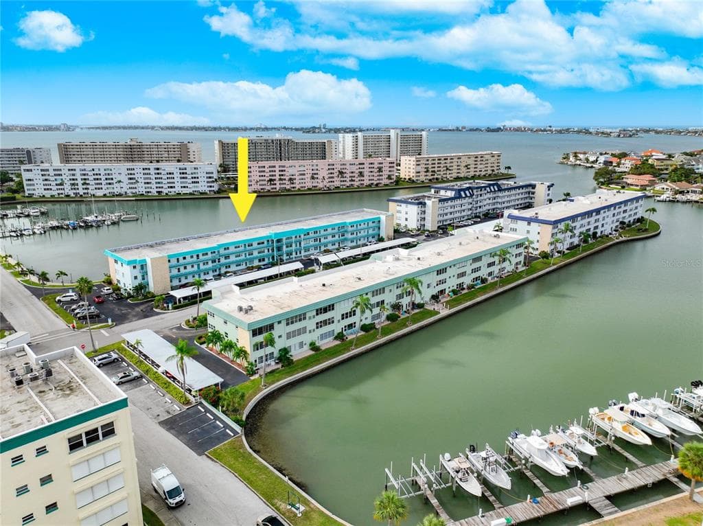 5940 30TH AVENUE S UNIT 305 GULFPORT, FL 33707