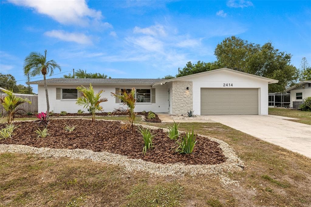 2414 33RD STREET W BRADENTON, FL 34205