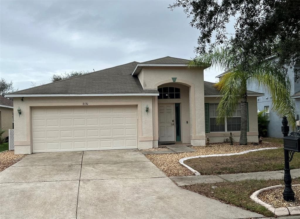 8530 CARRIAGE POINTE DRIVE GIBSONTON, FL 33534