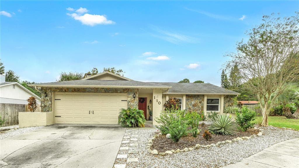 110 LOTUS CIRCLE SAFETY HARBOR, FL 34695