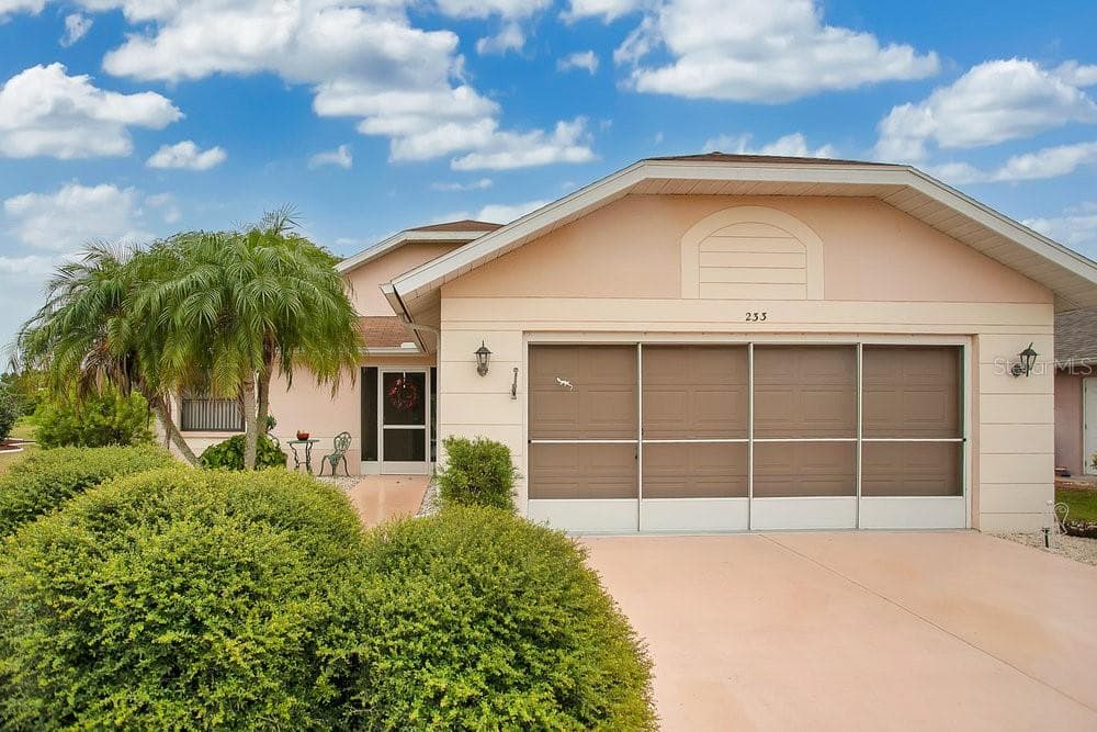 233 LINGER LANE SUN CITY CENTER, FL 33573