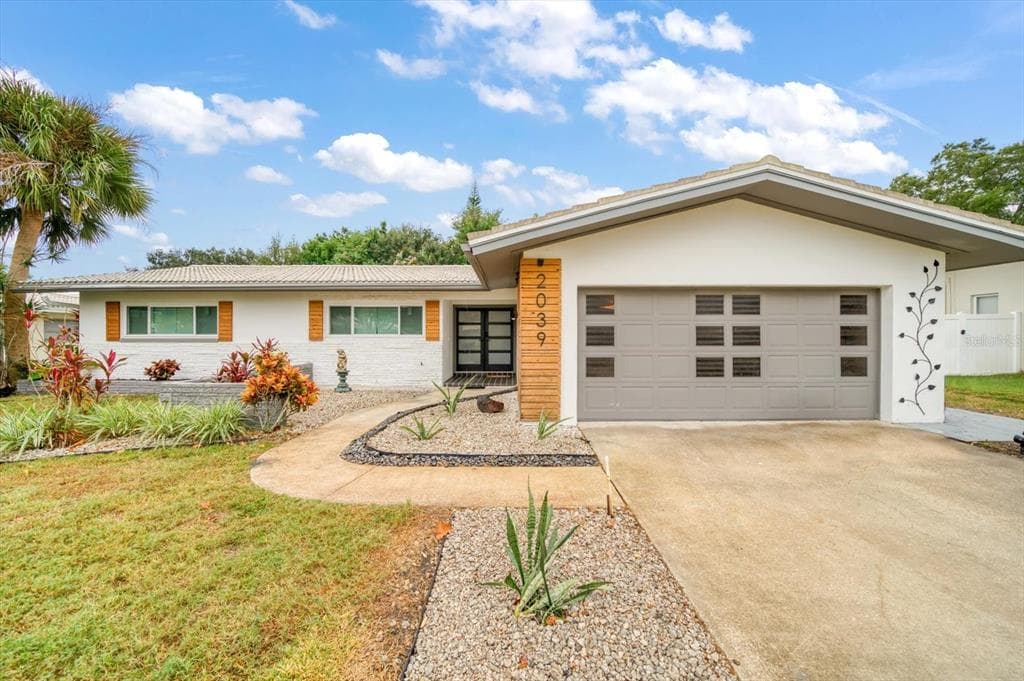 2039 DIPLOMAT DRIVE CLEARWATER, FL 33764