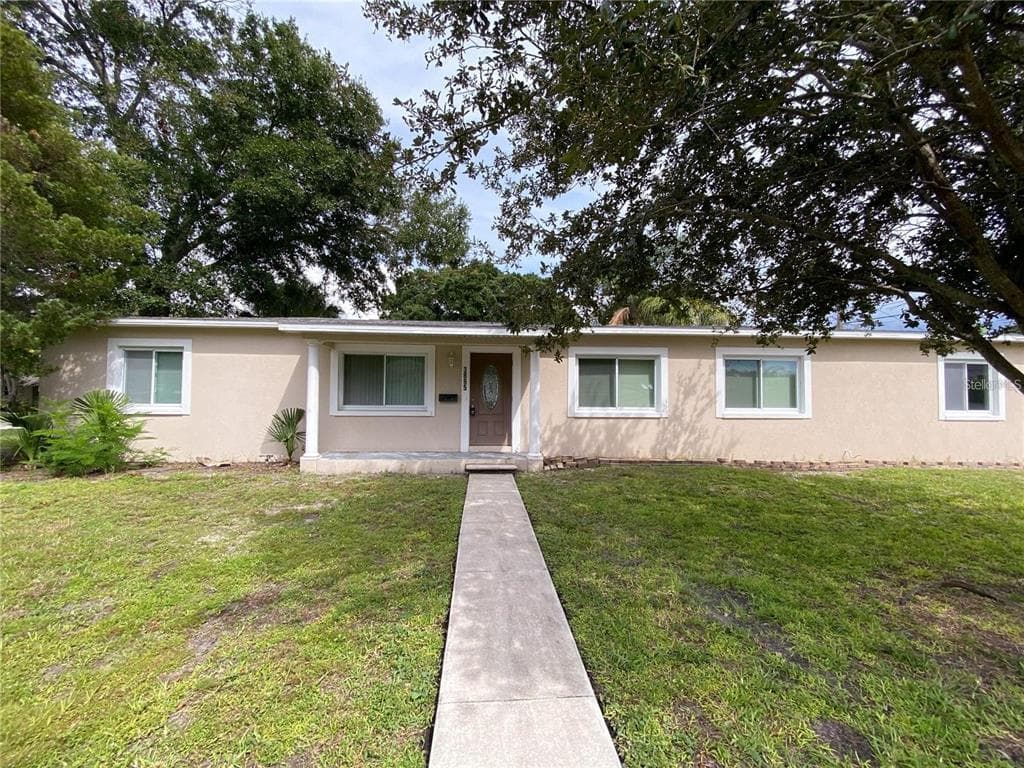3895 MAPLE STREET NE ST PETERSBURG, FL 33703