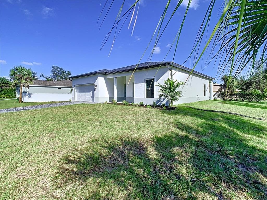 422 LINDON STREET PORT CHARLOTTE, FL 33954