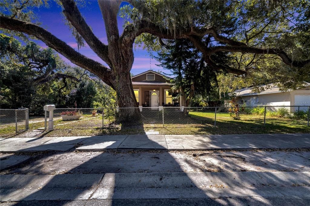1011 E 24TH AVENUE TAMPA, FL 33605