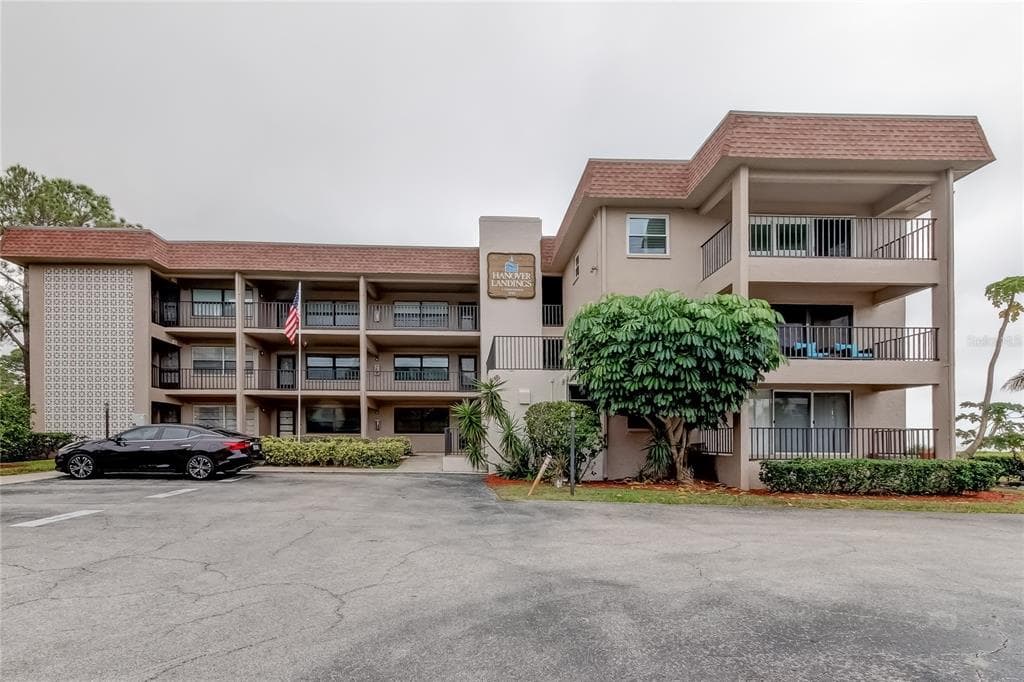 1723 GULF ROAD UNIT 105 TARPON SPRINGS, FL 34689