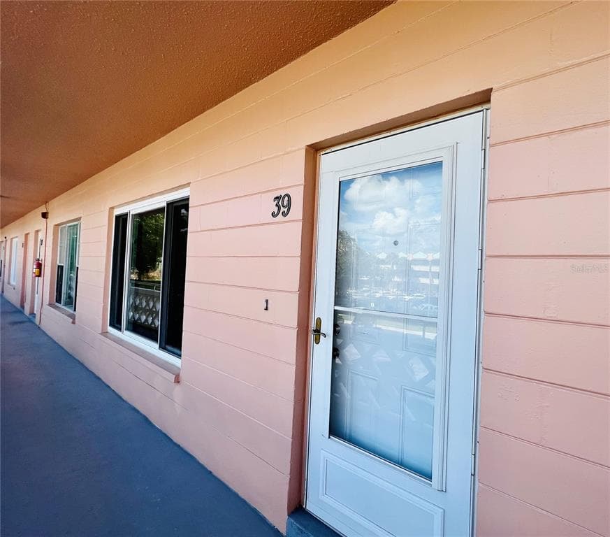 2457 ECUADORIAN WAY UNIT 39 CLEARWATER, FL 33763