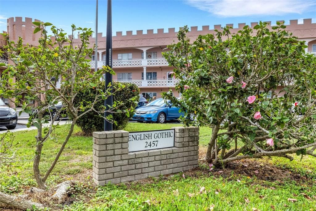 2457 ECUADORIAN WAY UNIT 69 CLEARWATER, FL 33763