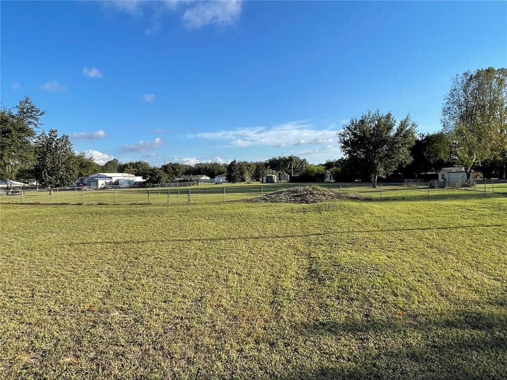 31930 GLENHOLLOW ROAD WESLEY CHAPEL, FL 33543