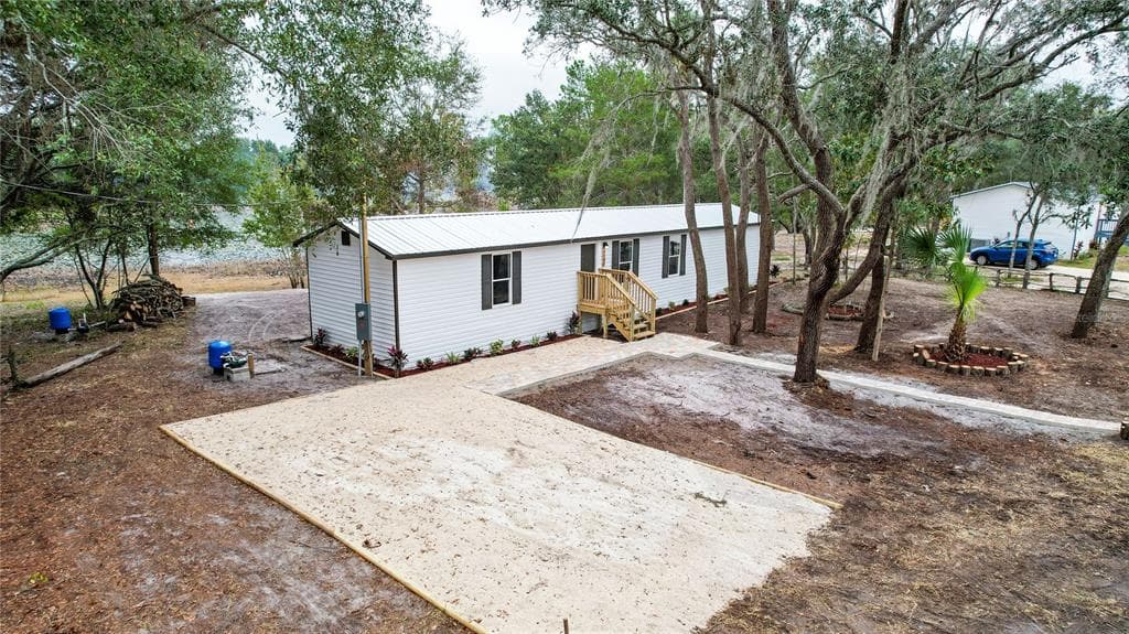 9585 ROUND LAKE DRIVE WEEKI WACHEE, FL 34613