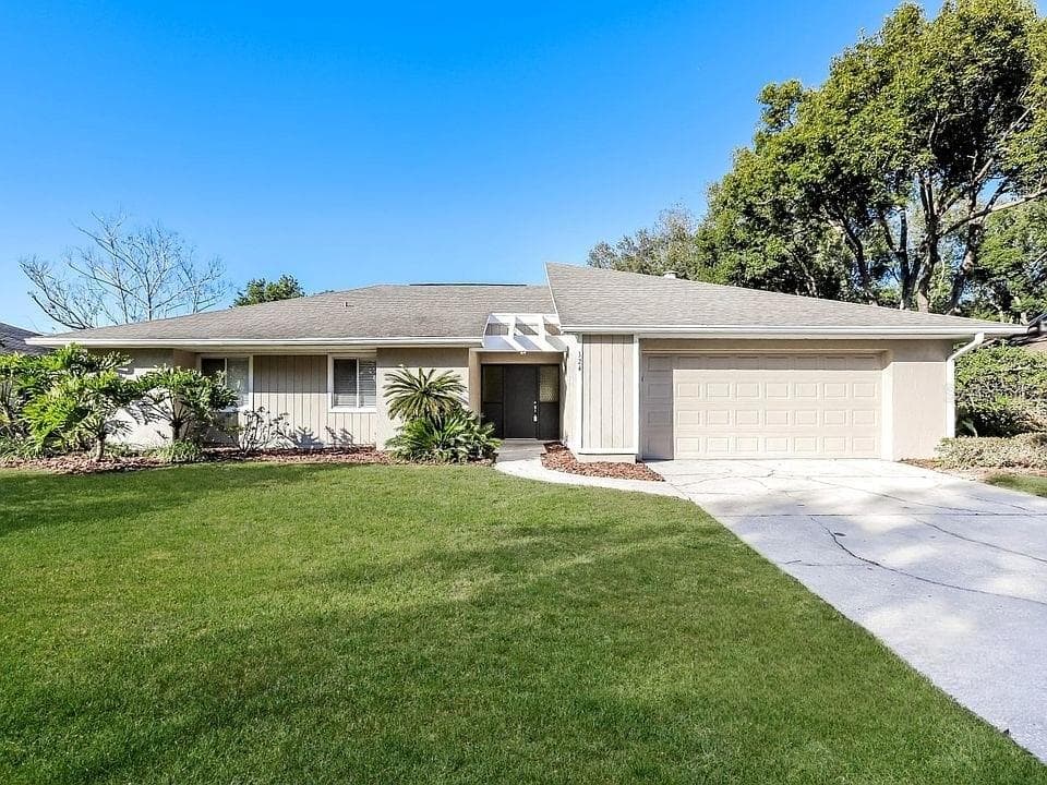 324 REDWING WAY CASSELBERRY, FL 32707