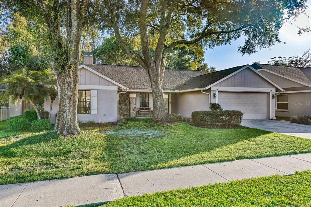 6208 EAGLEBROOK AVENUE TAMPA, FL 33625