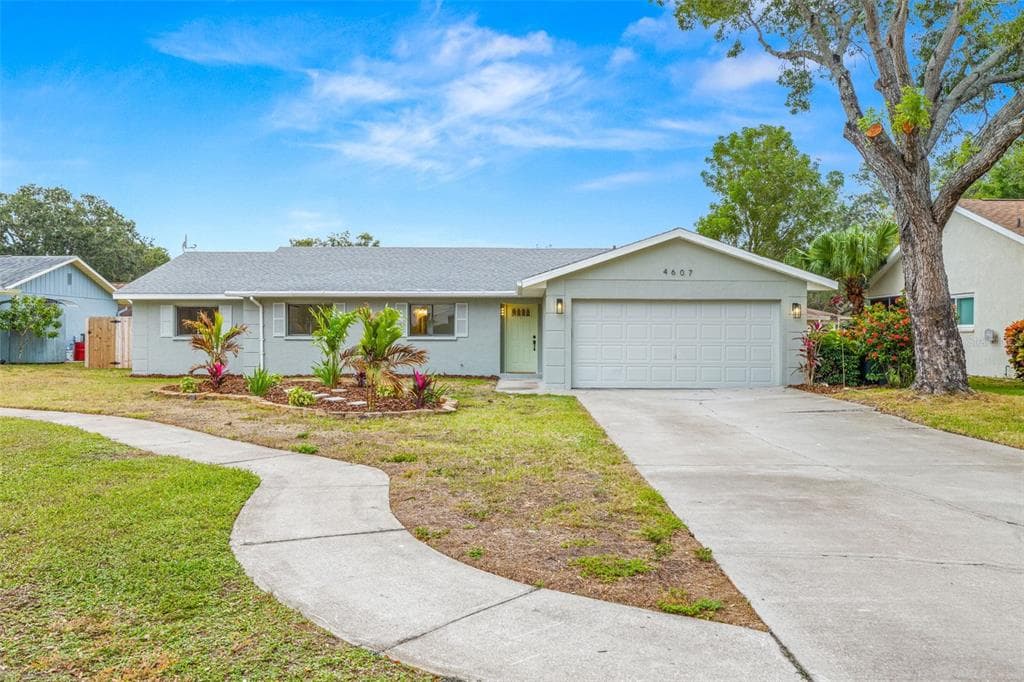4607 34TH AVENUE DRIVE W BRADENTON, FL 34209