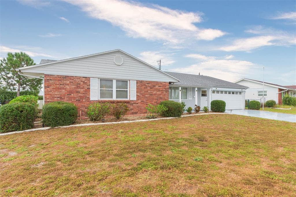 1407 FOX HILLS DRIVE SUN CITY CENTER, FL 33573