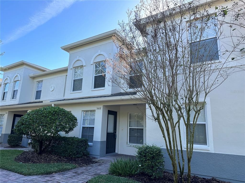 9438 CHARLESBERG DRIVE TAMPA, FL 33635