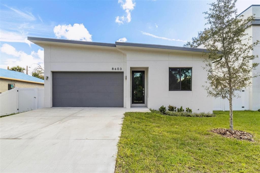 8603 N SEMINOLE AVENUE TAMPA, FL 33604