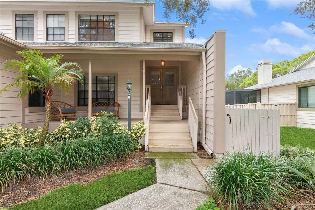 854 AMELIA COURT NE ST PETERSBURG, FL 33702